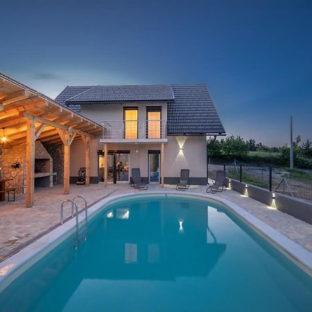 Plaški Villa Nesa - Beautiful Guest House At Continental Croatia With Outdoor Swimming Pool, Sauna And 3 Bedrooms מראה חיצוני תמונה