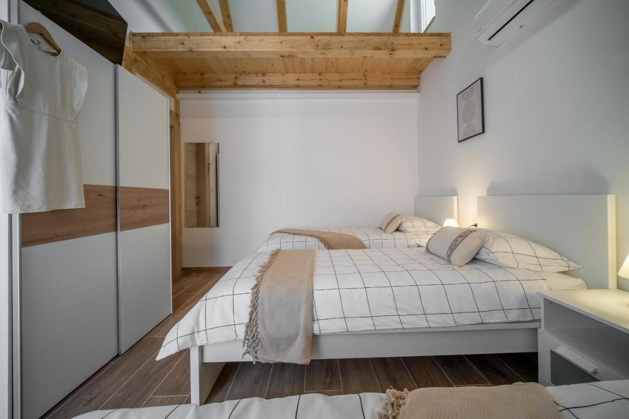 Plaški Villa Nesa - Beautiful Guest House At Continental Croatia With Outdoor Swimming Pool, Sauna And 3 Bedrooms מראה חיצוני תמונה