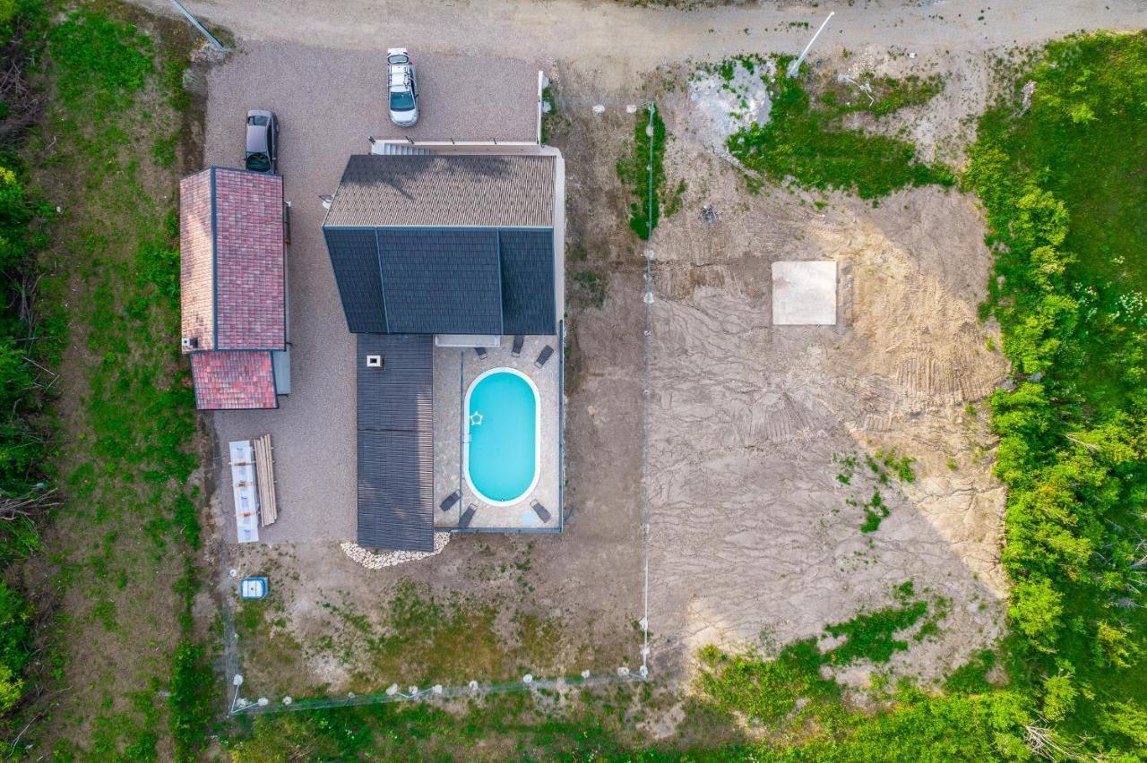 Plaški Villa Nesa - Beautiful Guest House At Continental Croatia With Outdoor Swimming Pool, Sauna And 3 Bedrooms מראה חיצוני תמונה