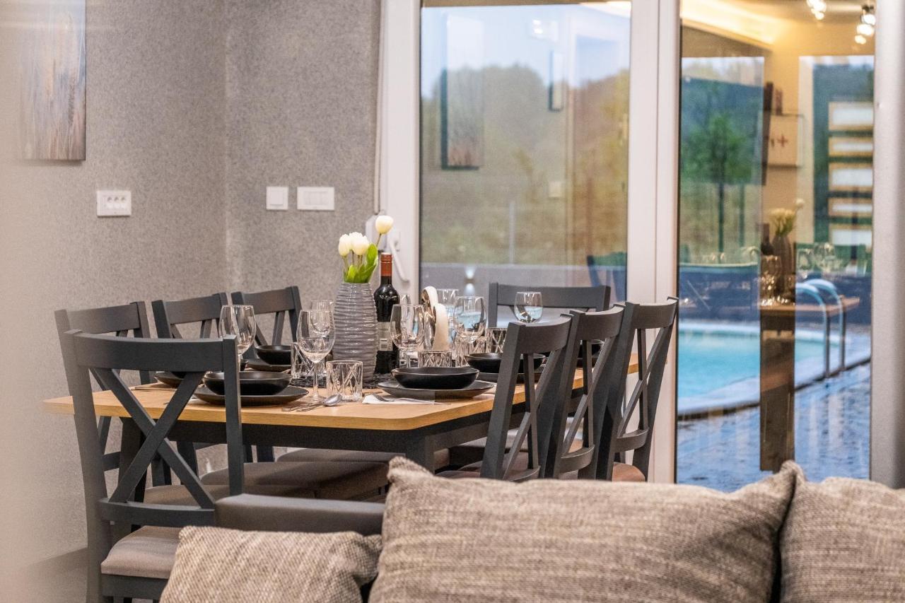 Plaški Villa Nesa - Beautiful Guest House At Continental Croatia With Outdoor Swimming Pool, Sauna And 3 Bedrooms מראה חיצוני תמונה
