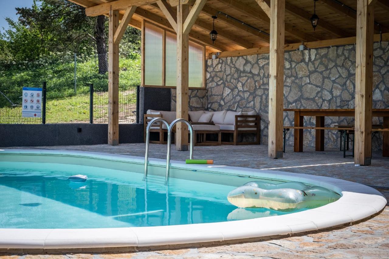 Plaški Villa Nesa - Beautiful Guest House At Continental Croatia With Outdoor Swimming Pool, Sauna And 3 Bedrooms מראה חיצוני תמונה