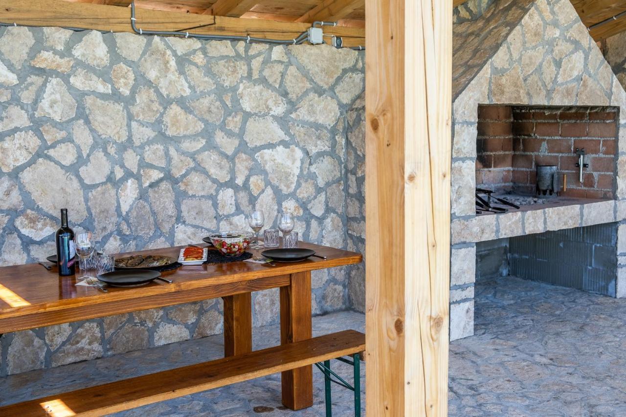 Plaški Villa Nesa - Beautiful Guest House At Continental Croatia With Outdoor Swimming Pool, Sauna And 3 Bedrooms מראה חיצוני תמונה