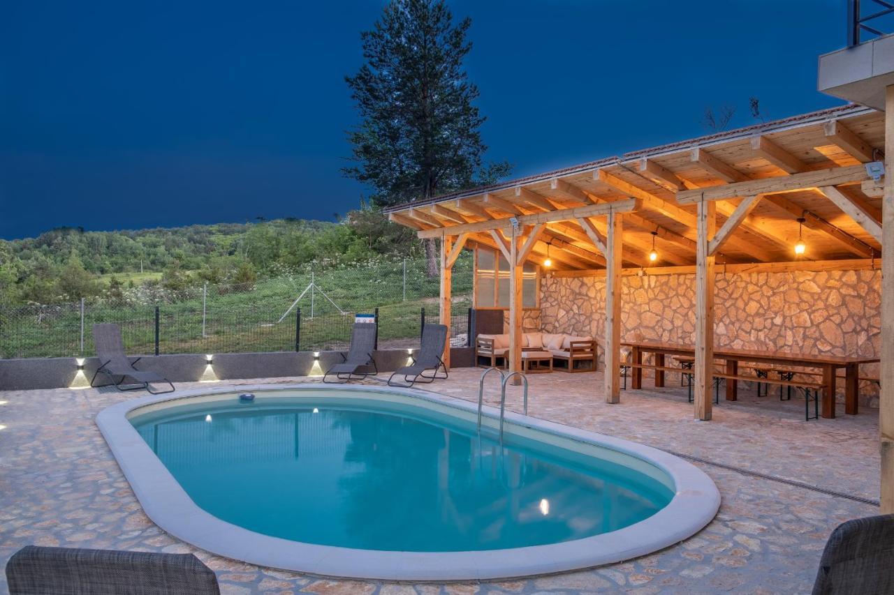 Plaški Villa Nesa - Beautiful Guest House At Continental Croatia With Outdoor Swimming Pool, Sauna And 3 Bedrooms מראה חיצוני תמונה