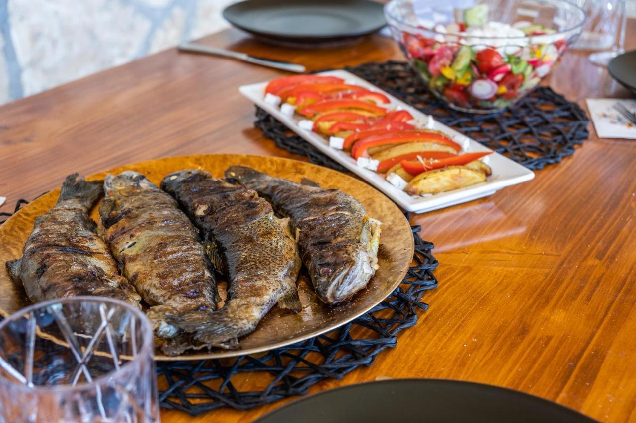 Plaški Villa Nesa - Beautiful Guest House At Continental Croatia With Outdoor Swimming Pool, Sauna And 3 Bedrooms מראה חיצוני תמונה